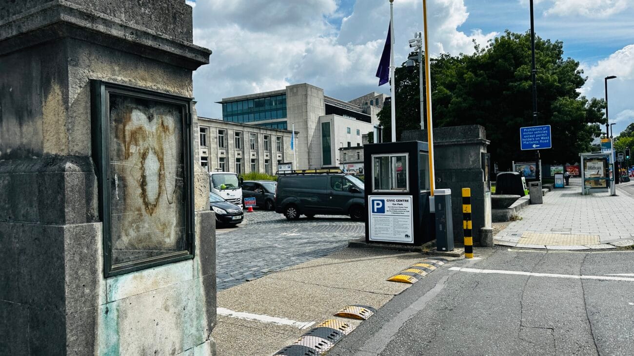 Civic Centre Forecourt Car Park Entrance