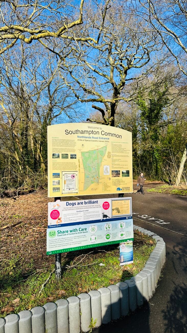 Entrance sign to Southampton Common