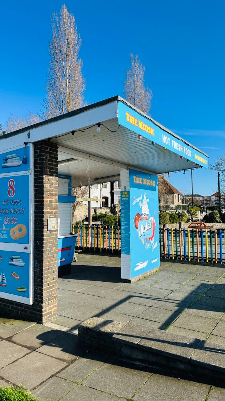 Food kiosk at Mayflower Park selling snacks