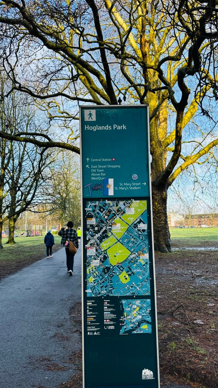 Hoglands Park entrance and park signage