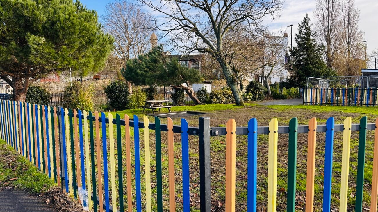 Mayflower Park play area fences