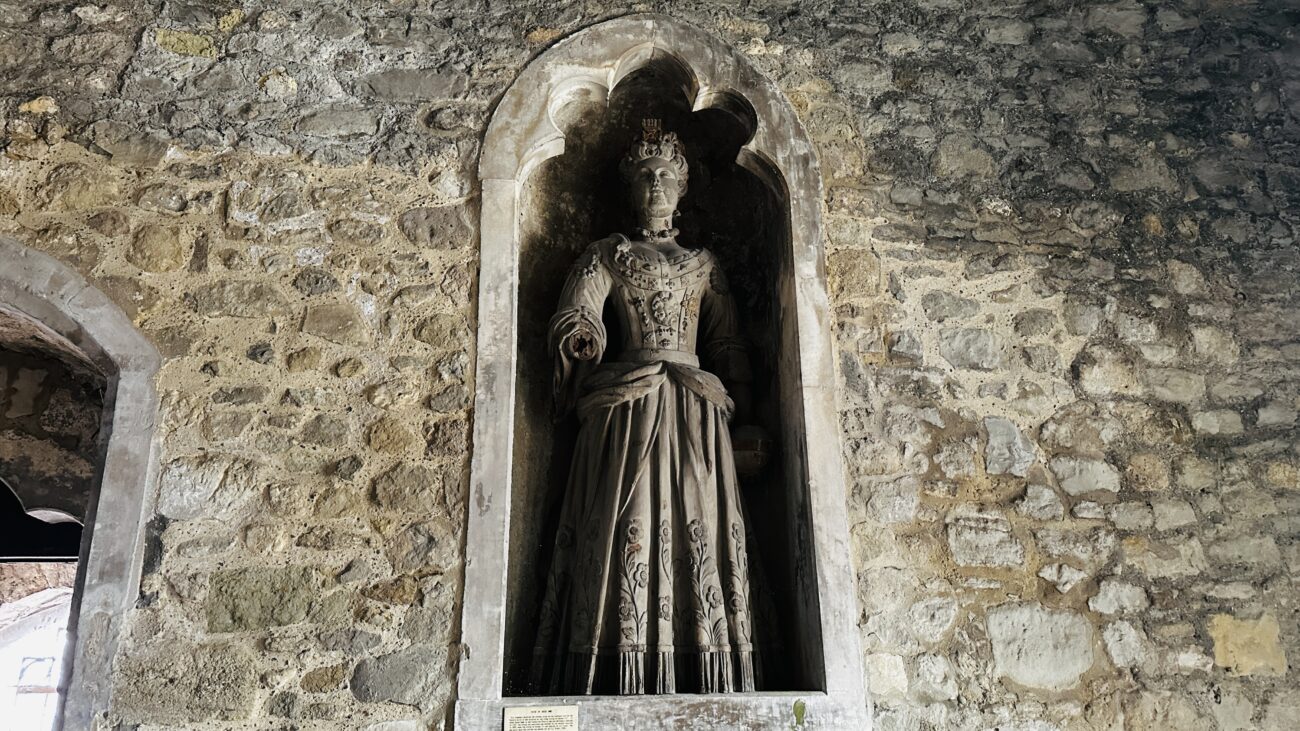 Queen Anne Statue