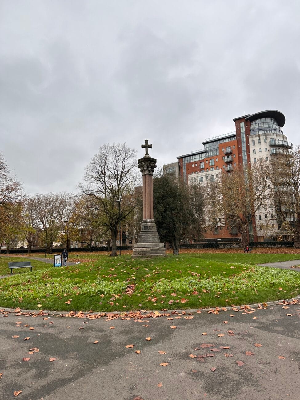 Queen’s Park memorial features, Southampton