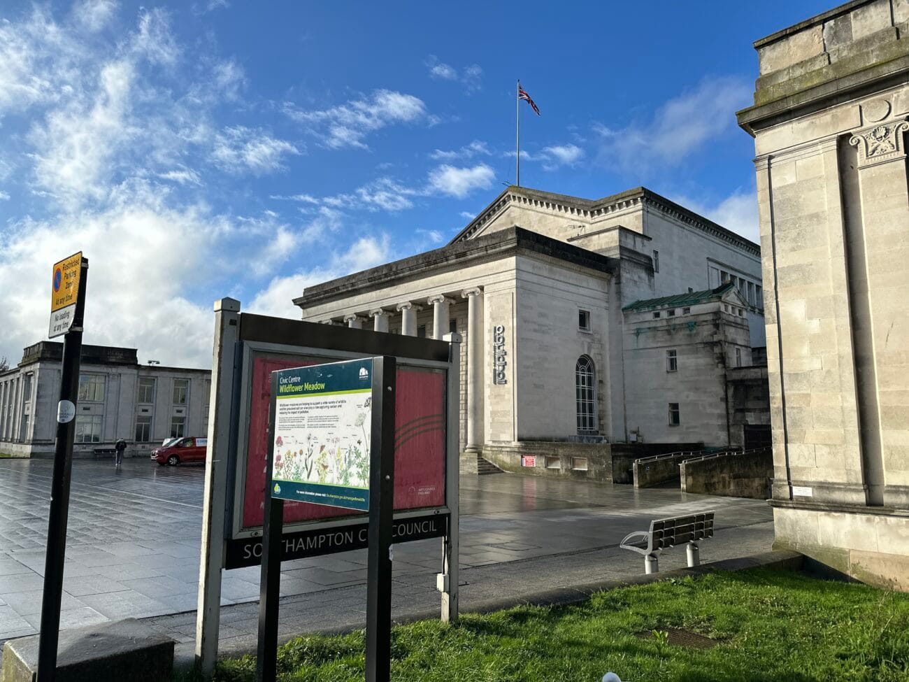 Southampton Guildhall building and street signs nearby