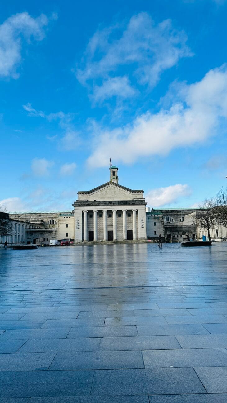 Wide shot of Southampton Guildhall and surrounding square